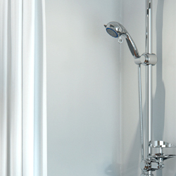 Habbilage de douche blanc
